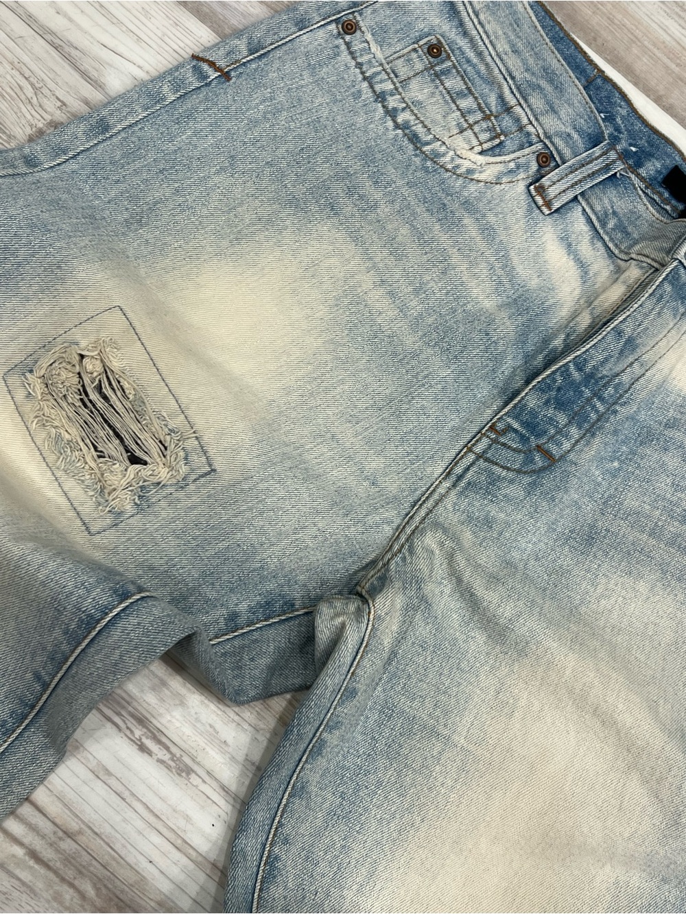 Calvin Klein Jeans Light Blue Relaxed Fit Distressed Denim - Picture 3 of 5